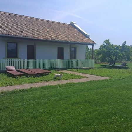 Villa Diiva Curug Zimmer foto