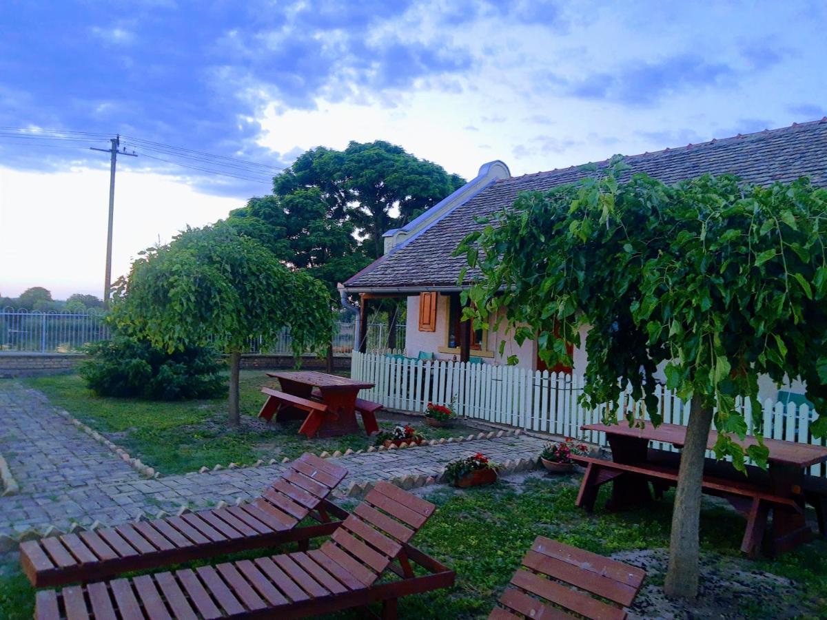 Villa Diiva Curug Exterior foto