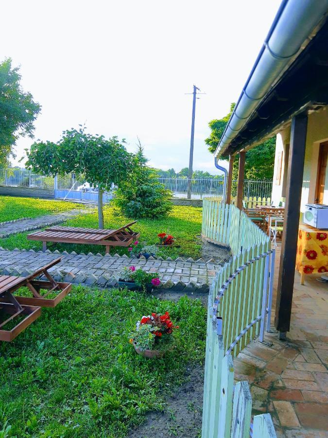 Villa Diiva Curug Exterior foto